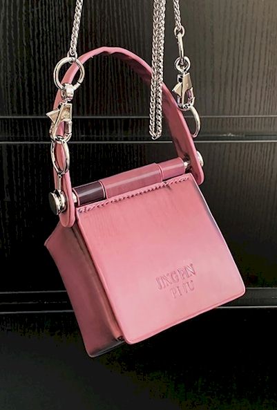 High-Fashion Statement: Embrace Sophistication with our Fashionable Mini Crossbody