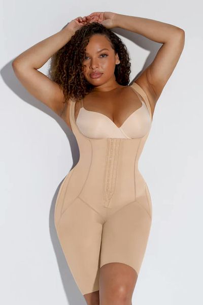 Tailored Support, Flawless Silhouette: Adjustable Body Shaper with Customizable Fit