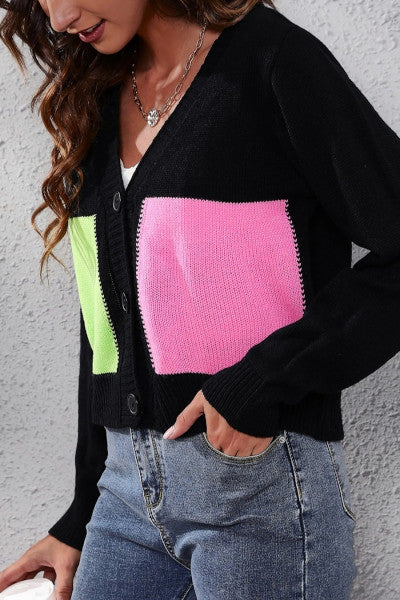 Load image into Gallery viewer, Contrasting Color Knitted Sweater for Stylish and Effortless Look
