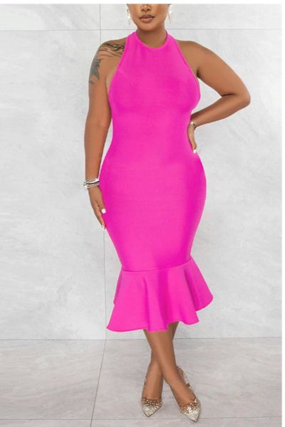 Curves Unleashed: Embrace Your Figure in our Stunning Mermaid Midi Dress!